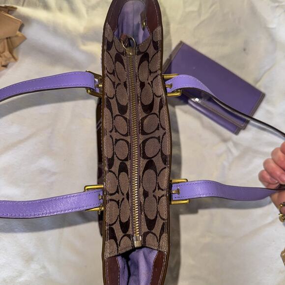 VTG Coach Holiday Patchwork Gallery Tote & Wallet Set - Brown/Multi No. F10432 - Picture 9 of 11